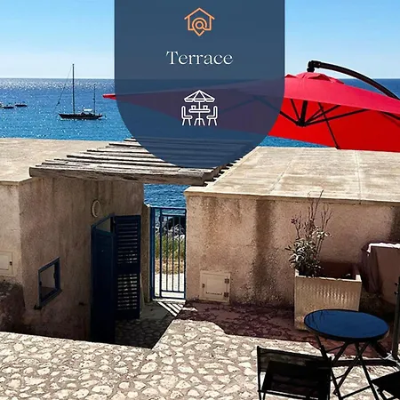 Dehomes - Castro Sul Mare * Castro (Lecce)
