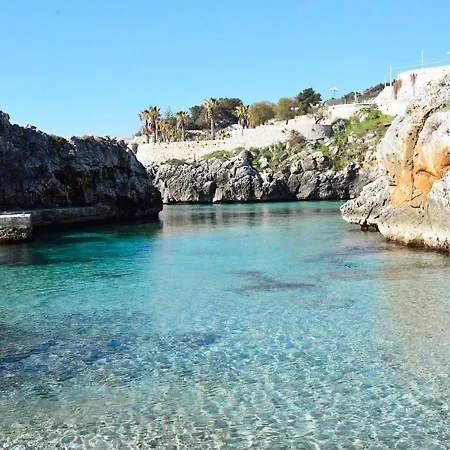 Dehomes - Castro Sul Mare Castro (Lecce)